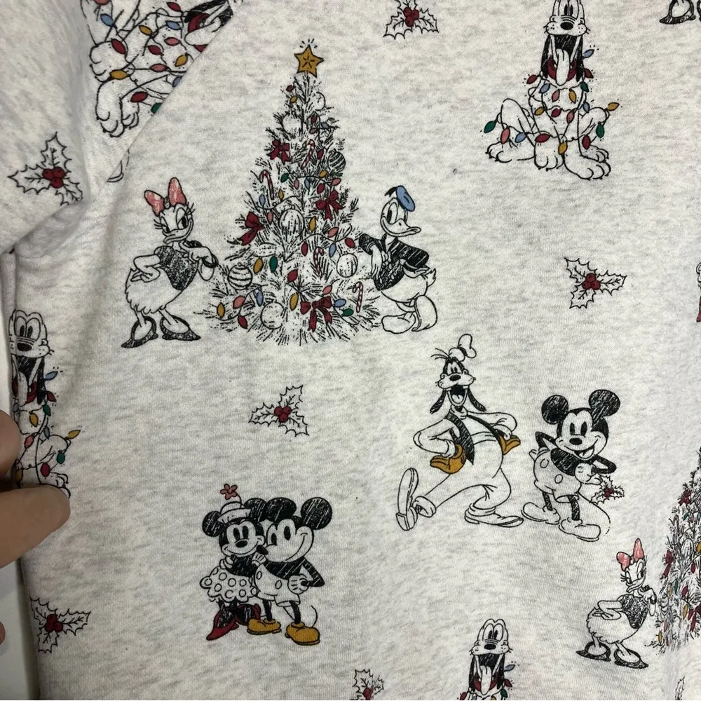 Disney x American Eagle lounge set Christmas Mickey Mouse Donald Duck size small - Image 6