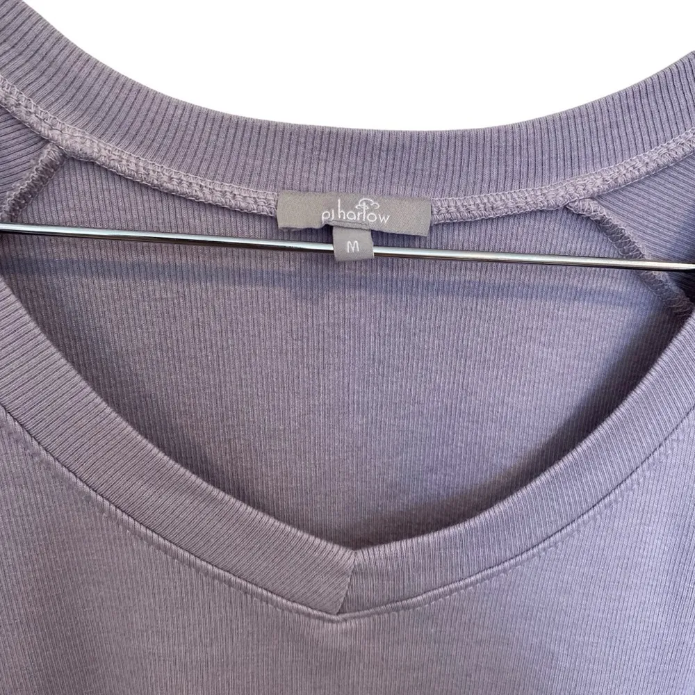 PJ Harlow Frankie Rib Long Sleeve V-Neck with Side Slits Size Medium Like New - Image 6