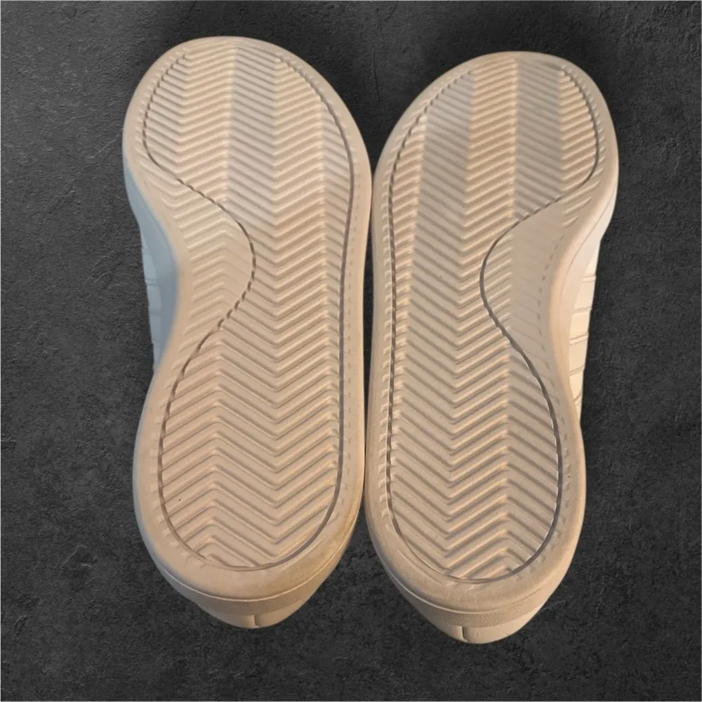 NWT Adidas Women's White and Gold Grand Court 2.0 Sneakers sz 9 - Image 12