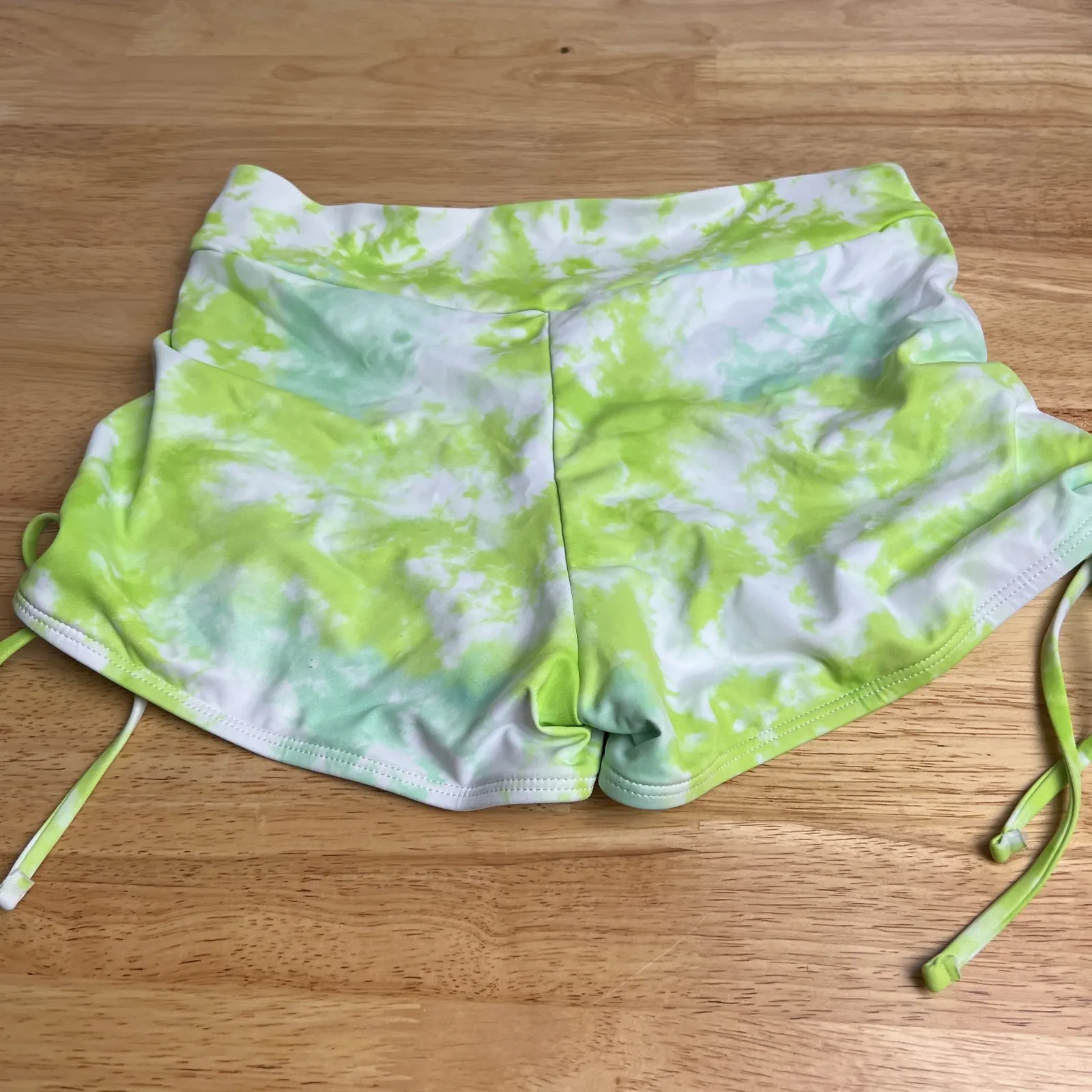 SHEIN Women's Neon Yellow-Green Swim Shorts - Size Medium - NWT - Image 4