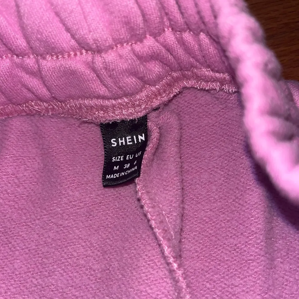 BRIGHT PINK SHEIN SWEATSHORTS - Image 2