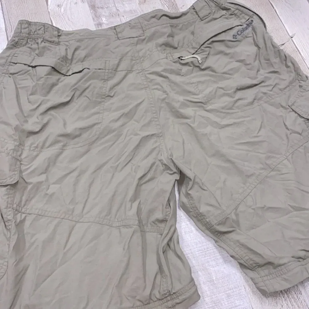 Columbia olive green pants size large removable legs - Image 5
