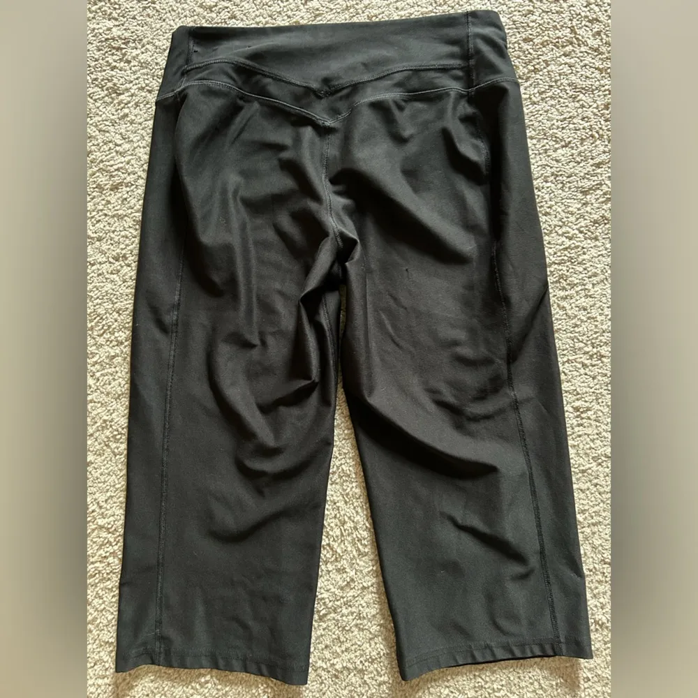 Nike Women's Black Dri-FIT leggings size medium - Image 3