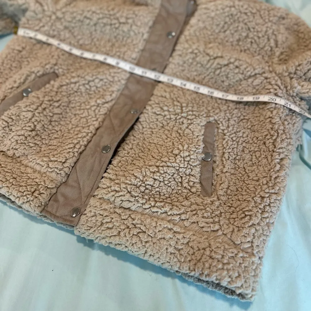 Kut From the Cloth Womens Lg Fuzzy Sherpa Full Zip/ Button Beige Bomber Jacket. - Image 3