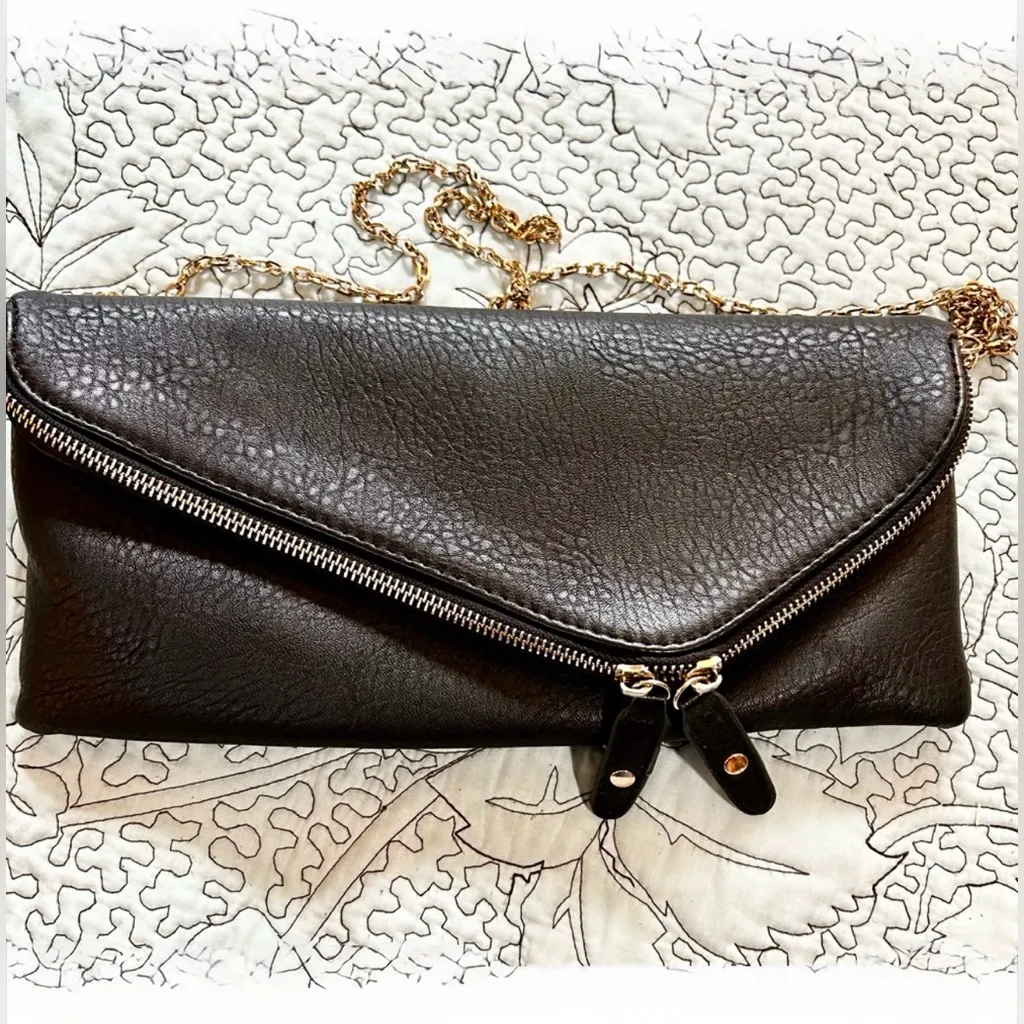 Urban Expression Stella Fold Over Black Vegan Leather Clutch Gold Chain Strap - Image 3
