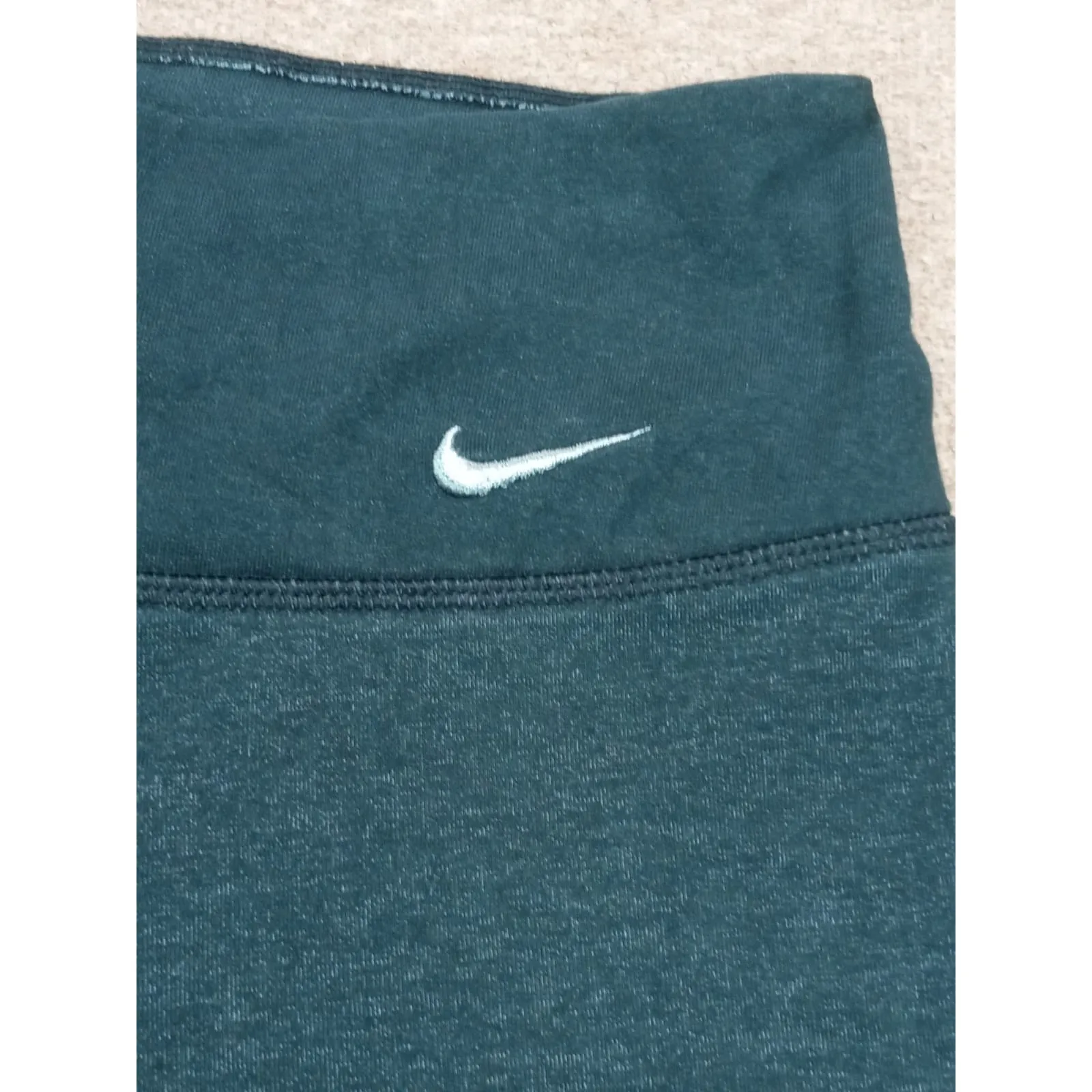 Nike Women's Leggings Legend Burnout Tight Fit Training Capri's Black Size XS - Image 7