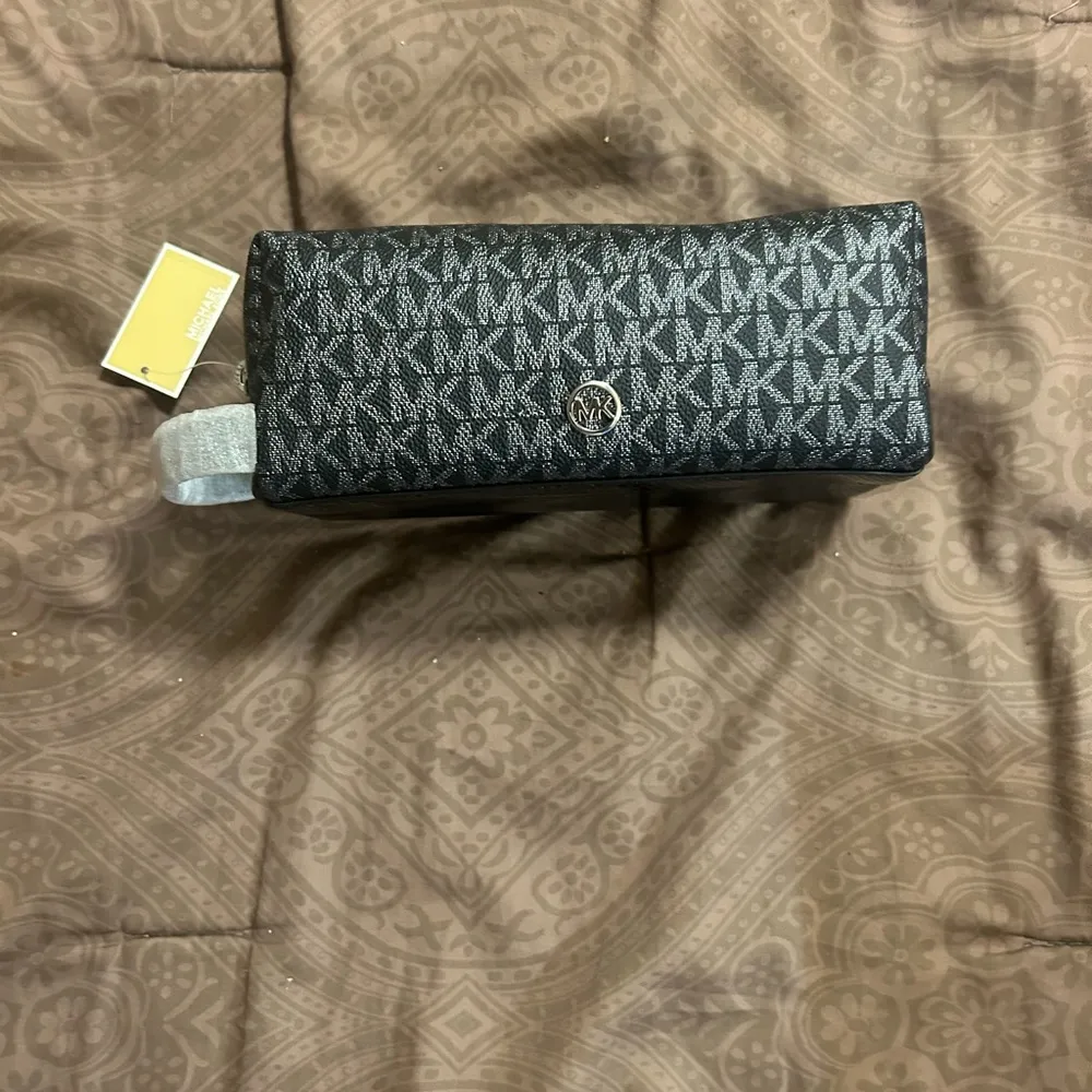 Michael Kors mid travel case - Image 2
