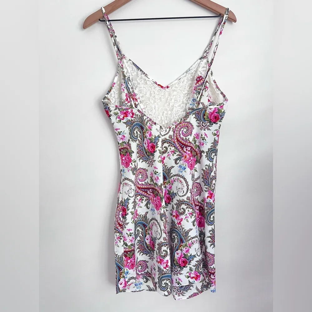 Victoria’s Secret paisley rose lace chemise Gold label Vintage spaghetti straps - Image 2