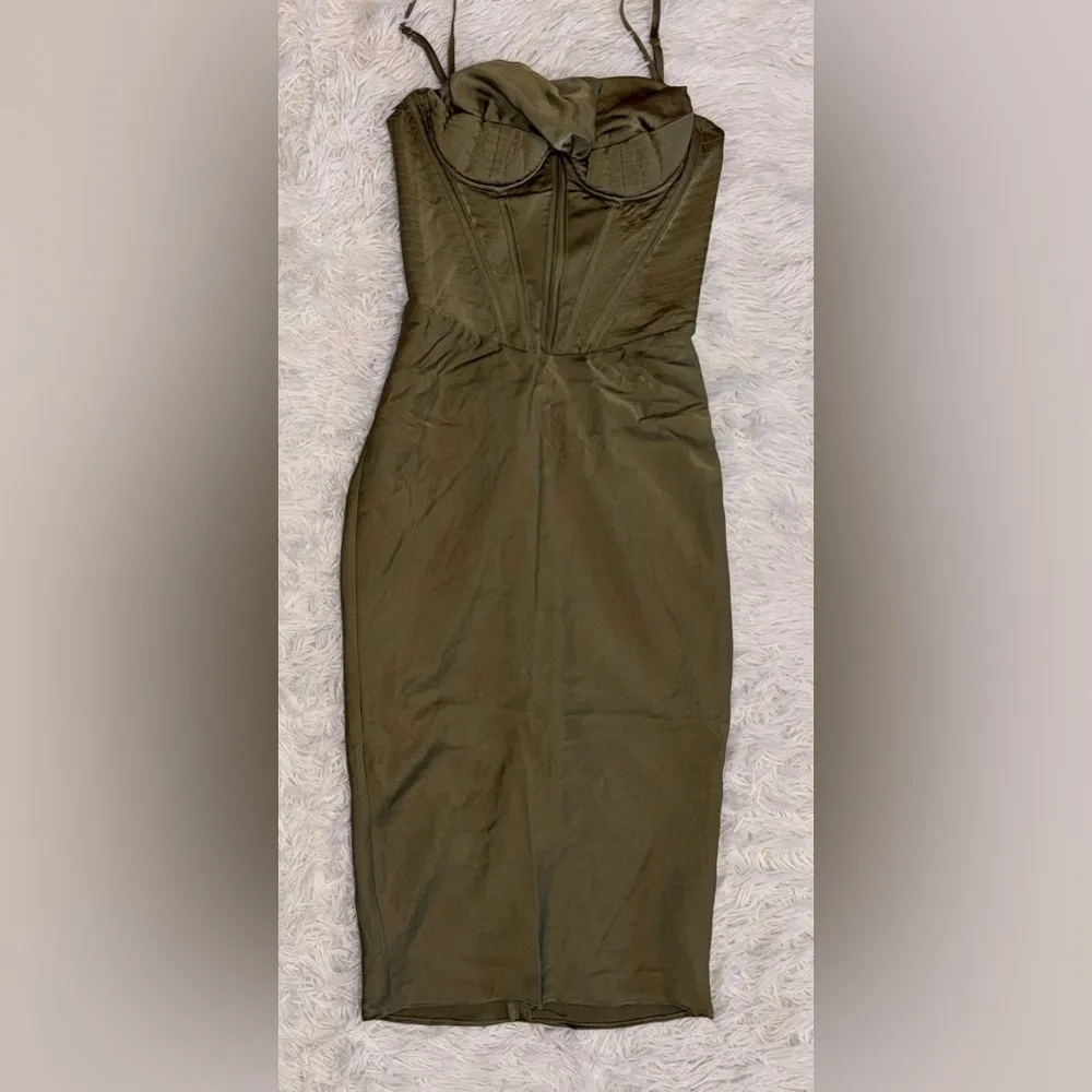 NWOT HOUSE OF CB Myrna olive green Satin Corset Midi Dress sz S - Image 5