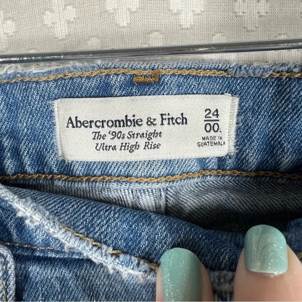 Abercrombie & Fitch The 90s Straight Ultra High Rise‎ Distressed Jeans - Image 3