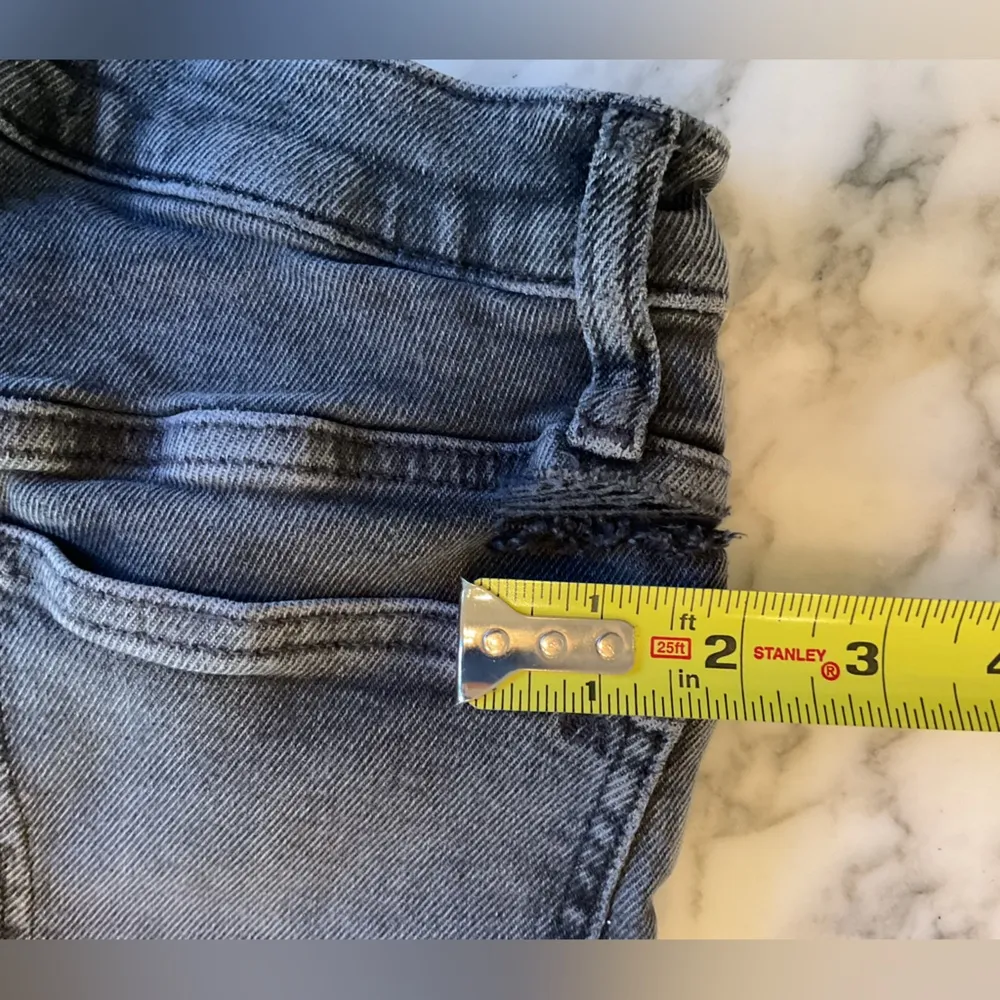 EUC Madewell Kick Out Full-Length Jeans 25 - small tear back - Image 10