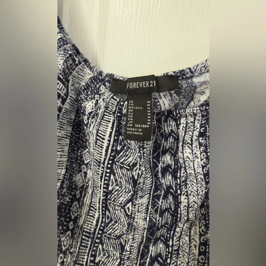 Forever 21 Navy and White Patterned Top - Image 3