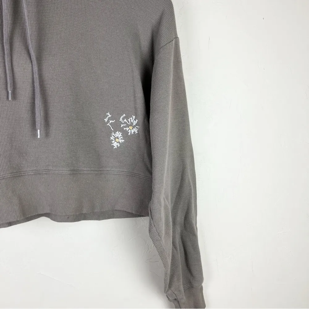 Aritzia Sunday Best Baby Waffle Thermal Cropped Relaxed Hoodie Sweatshirt Taupe - Image 6