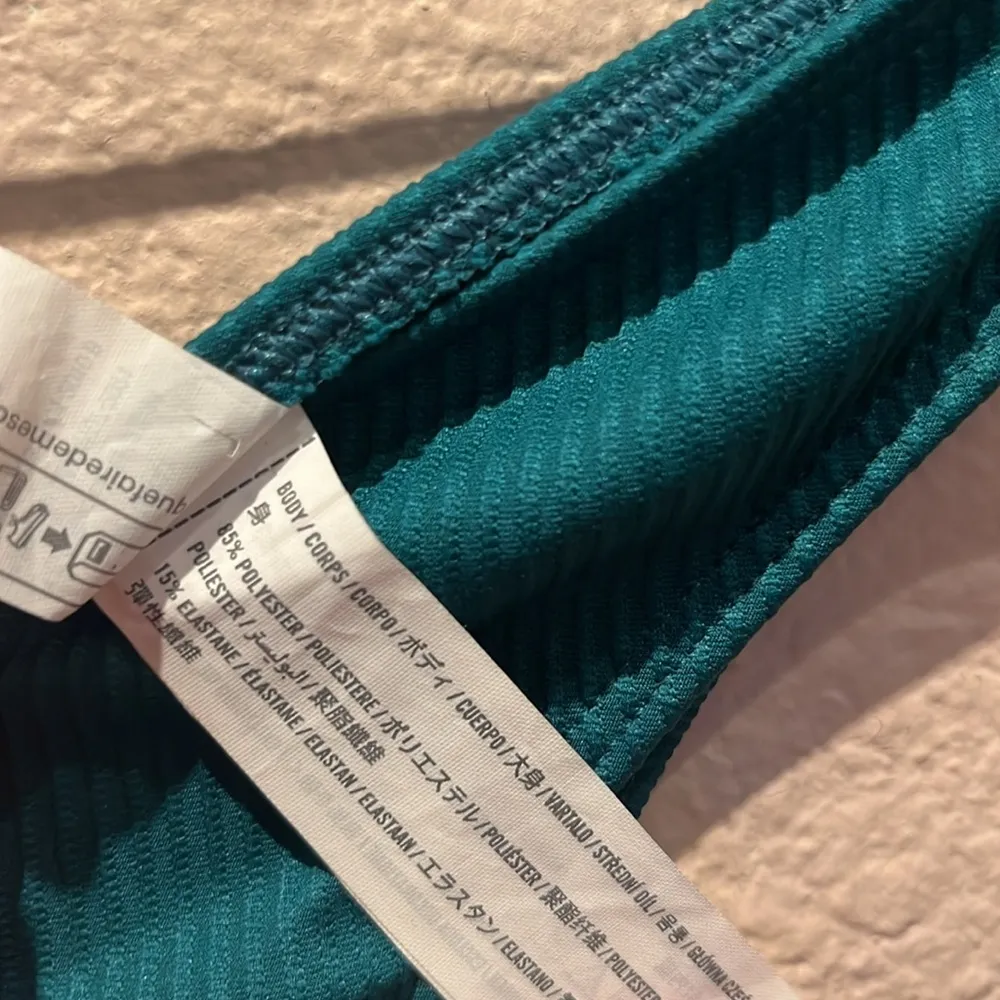 Hollister Women’s Bikini Bottoms Swimsuit Green Ribbed Thong Size Small - Image 7