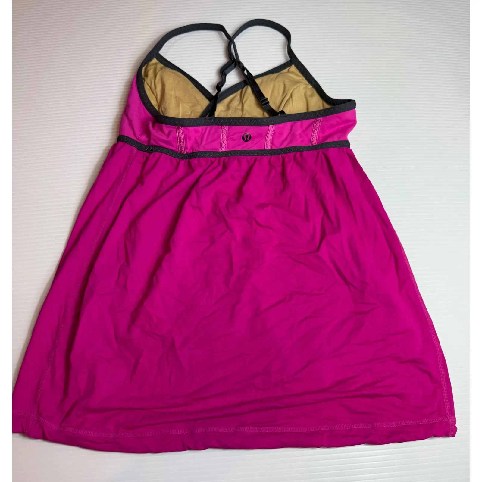 Lululemon Tank‎ Top Athletic Built In Bra Hot Pink Criss Cross Back Activewear - Image 4