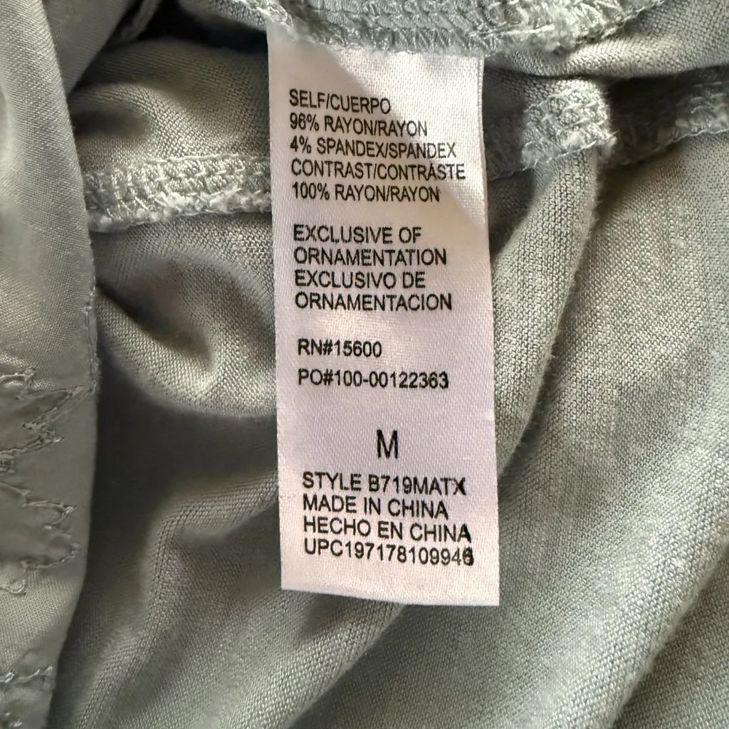 Democracy women's 3/4 sleeve button down v-neck embroidered top size medium - Image 12