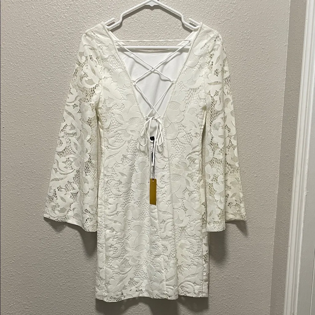 Alexia Admor Cream Lace Long Bell Sleeve Dress - Image 3