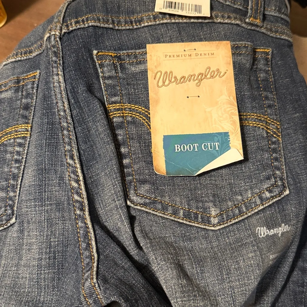 Wrangler Women's Western Mid Rise Stretch Boot Cut Jean - Image 8