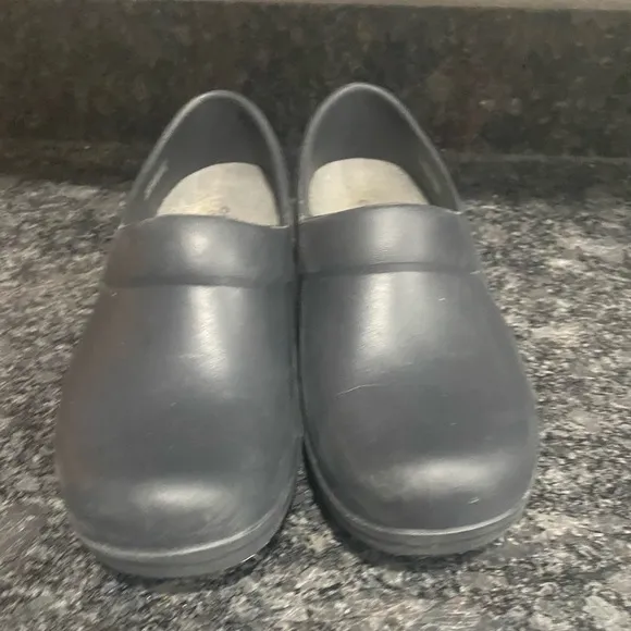 Black Crocs women 7 - Image 2