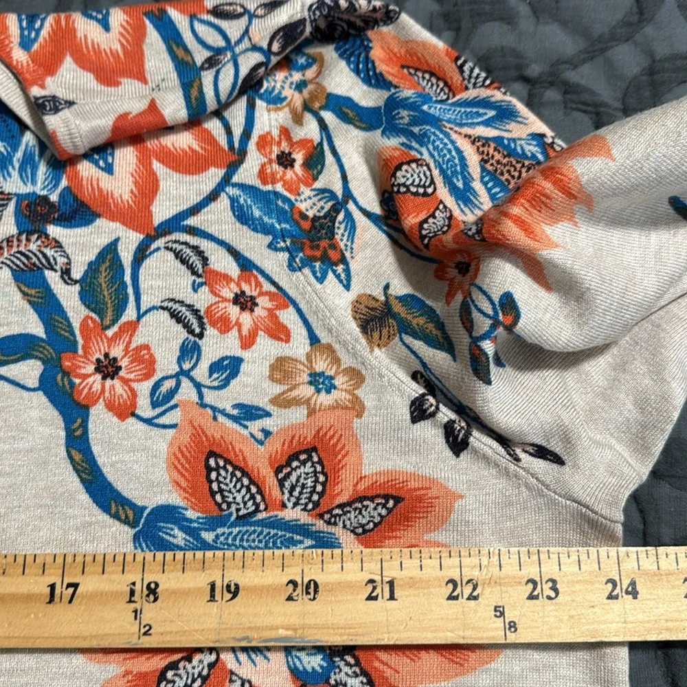 Chico’s size 3 (XL) pullover sweater floral crew neck pullover Heather oatmeal - Image 4