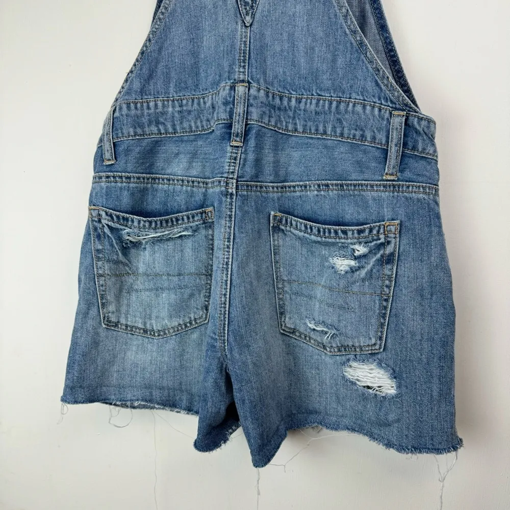 American Eagle Womens Shortalls Sz XS Light Medium Wash Distressed Relaxed Fit - Image 9