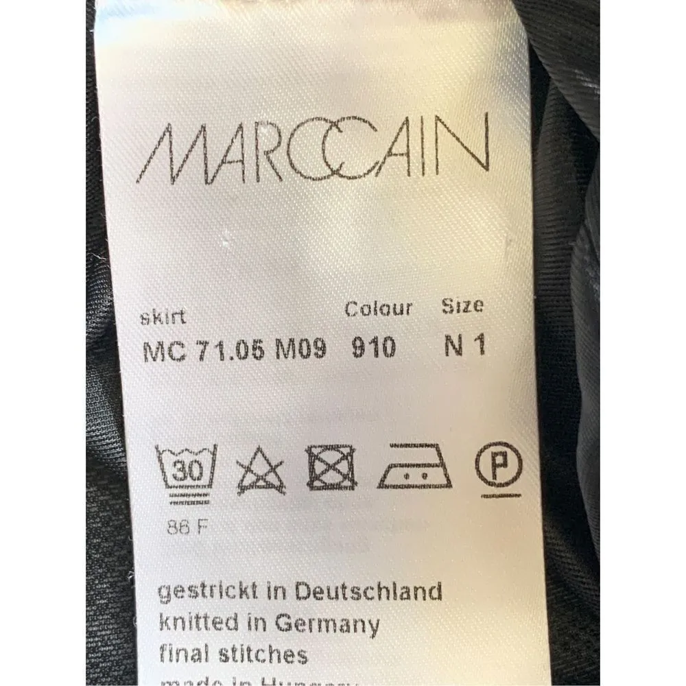 Marc Cain Skirt White Black Abstract Art Graphic Knit A - Image 9