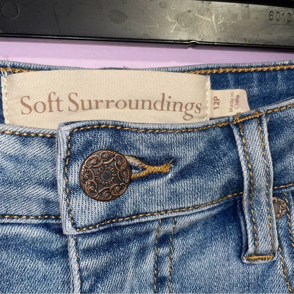 Soft Surroundings Crystal Embellished Jeans Women Size 12P Light Wash High Rise - Image 4