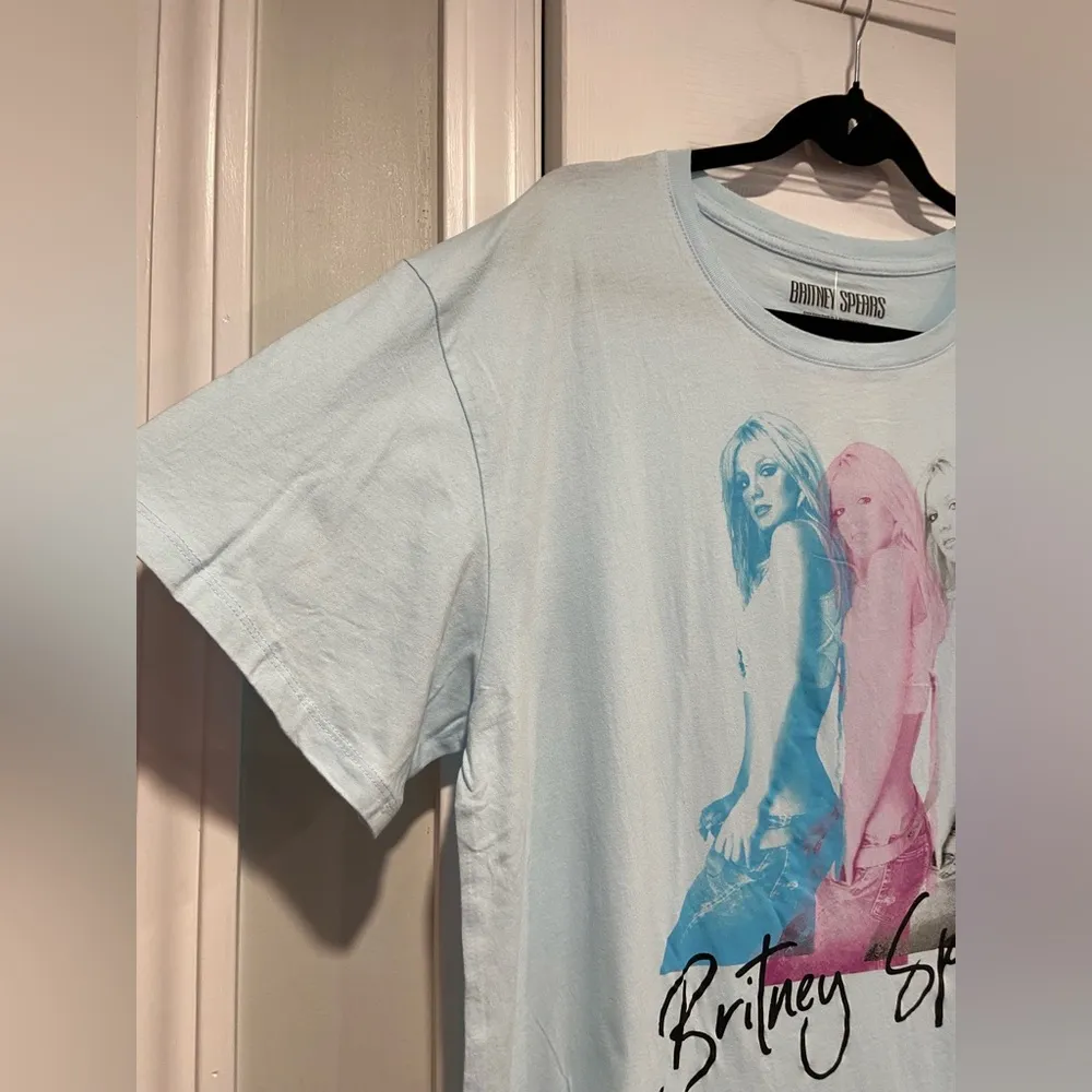 NWT Britney Spears Size L Light Blue Short Sleeve Cotton Tee Shirt Signature Y2K Size L - Image 5