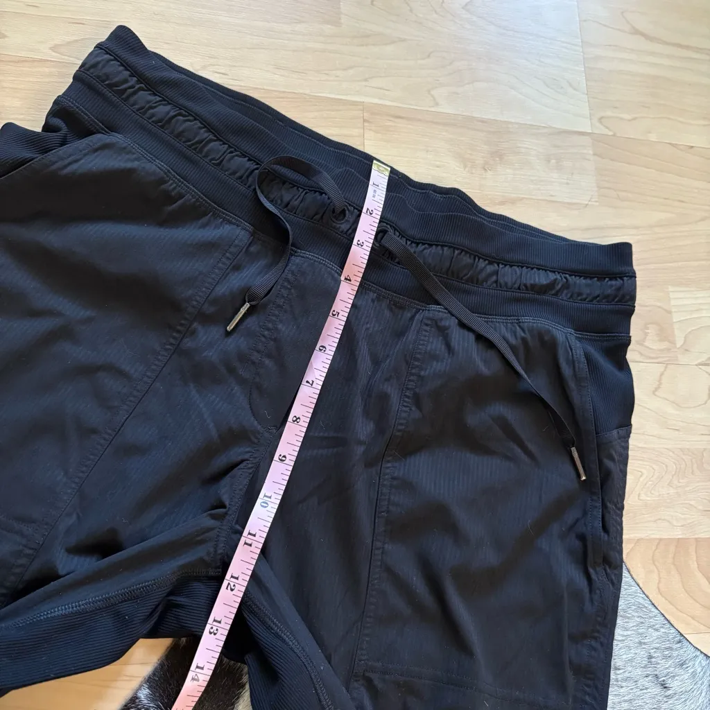 LULULEMON Dance Studio Mid-Rise Crop‎ 25" Black Size 10 - Image 10