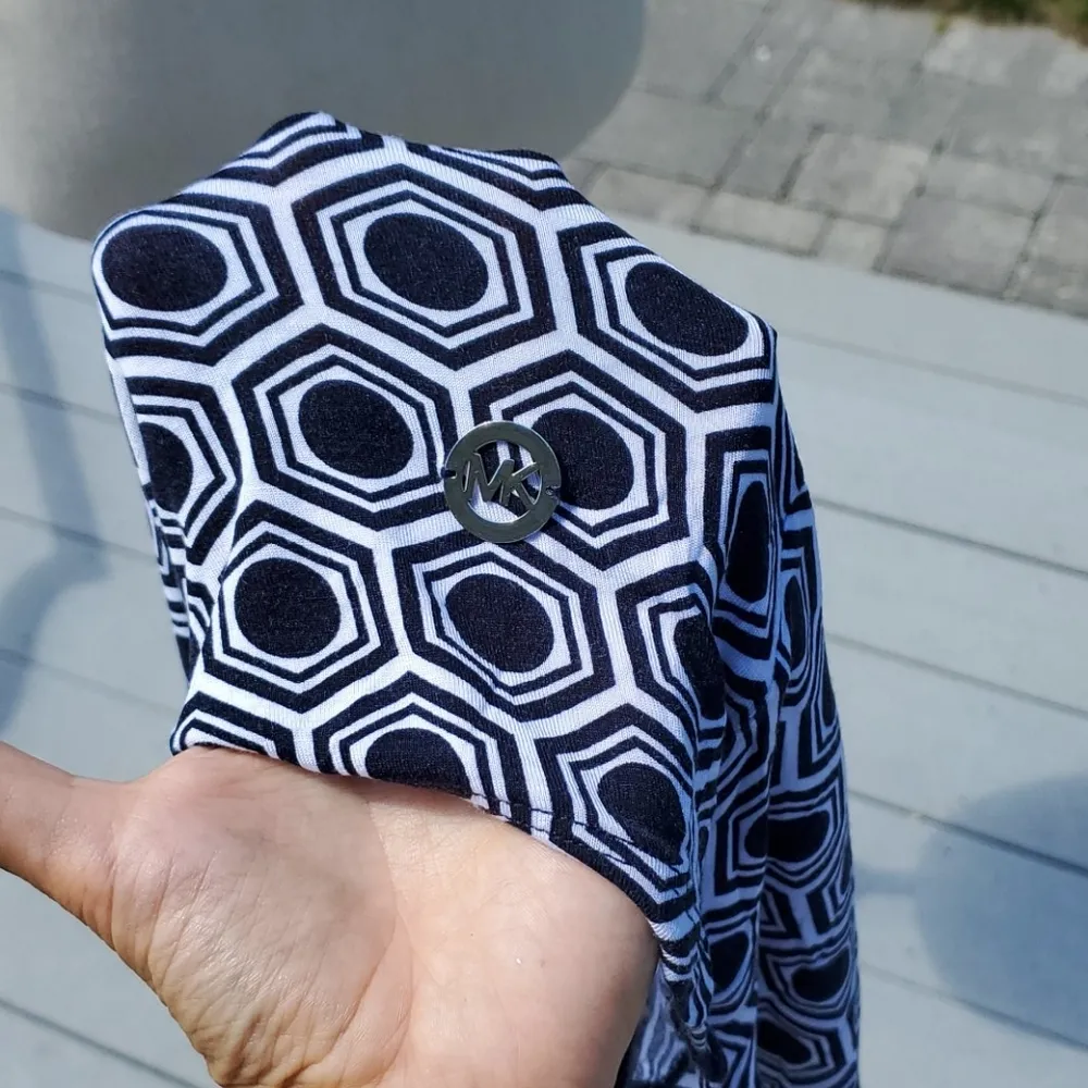 Michael Kors Geometric High Low Short Sleeve Top - Image 6