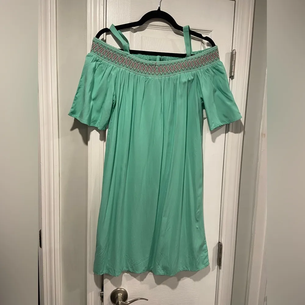 Caribbean Joe Size M Off the Shoulder Tie Neck Mint Green Pink Embroidered Dress - Image 9