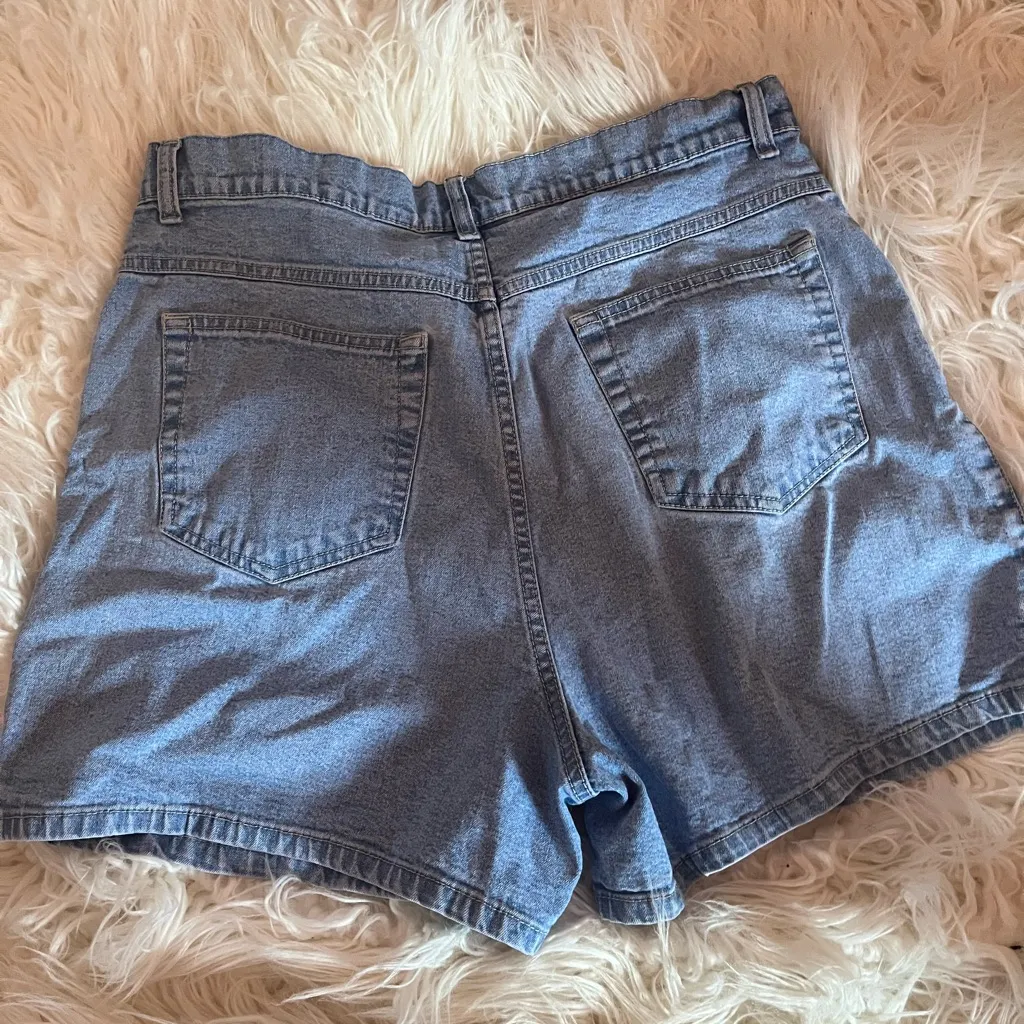 Vintage Bill Blass High-Waisted Denim Shorts - Image 3