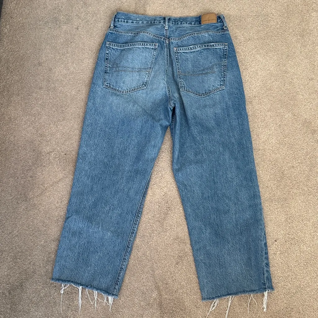 American Eagle Medium Wash Raw Hem Button Fly 90’s Boyfriend Jeans Size 10 - Image 3