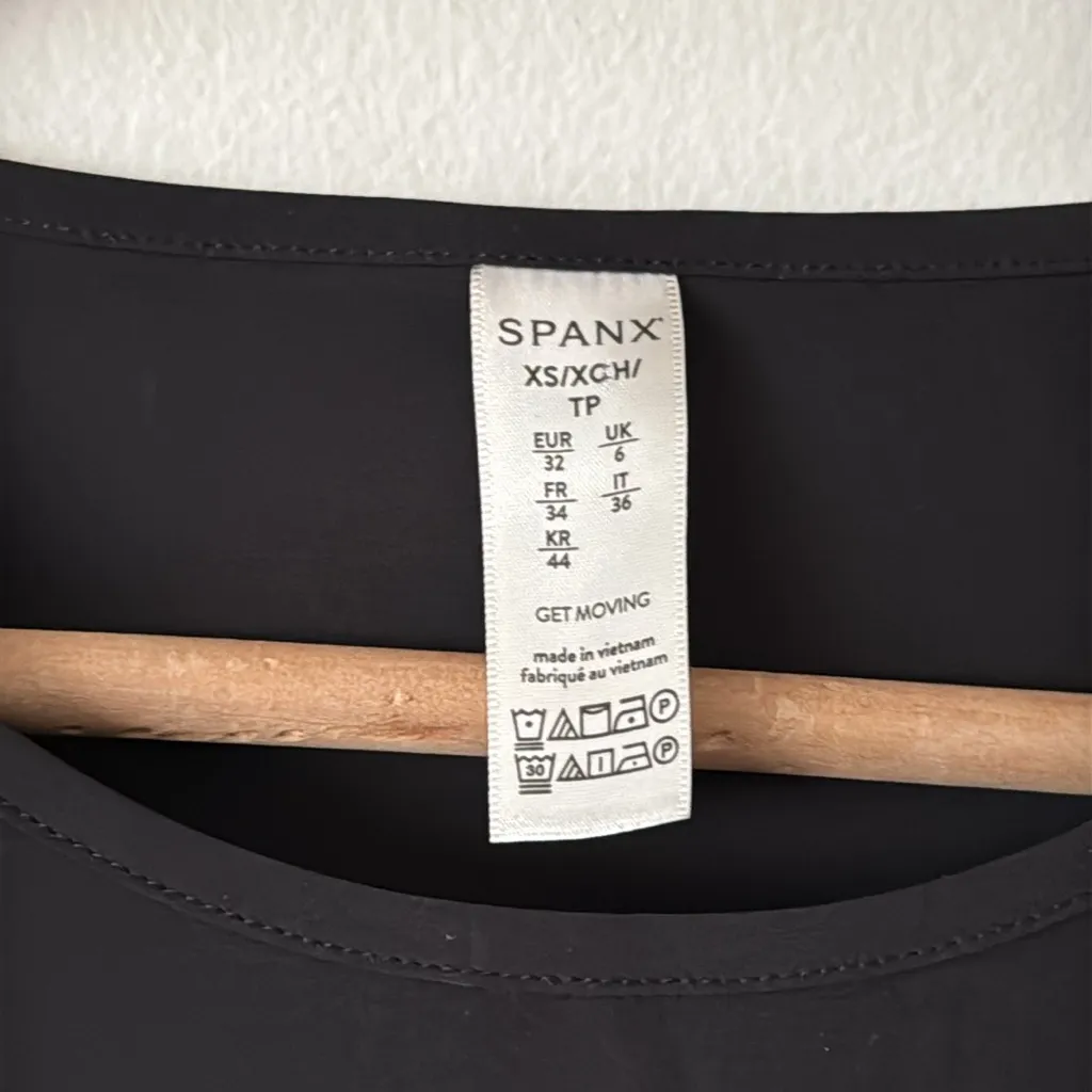 NWT SPANX XS Yes, Pleats! Black Pleated Hem Tee Shirt - Image 5