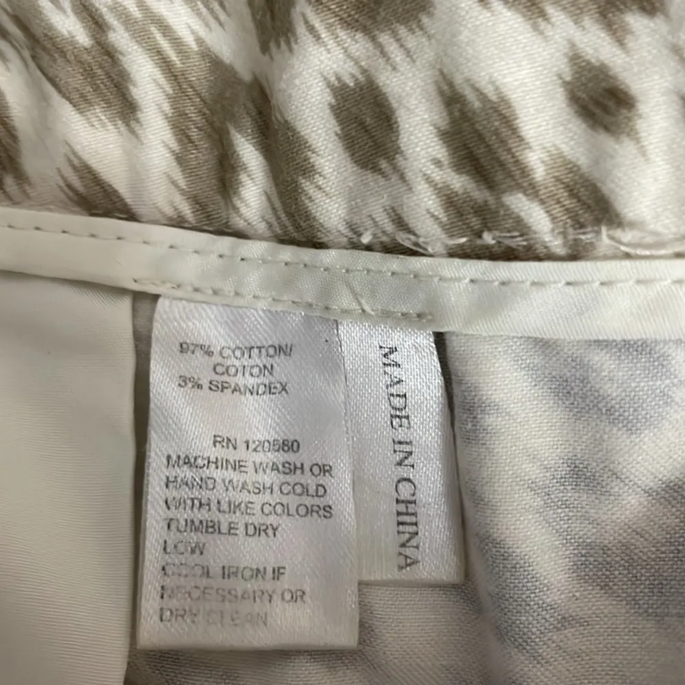 Tan & Off White Animal Print Cropped Pants Size 4 - Image 13