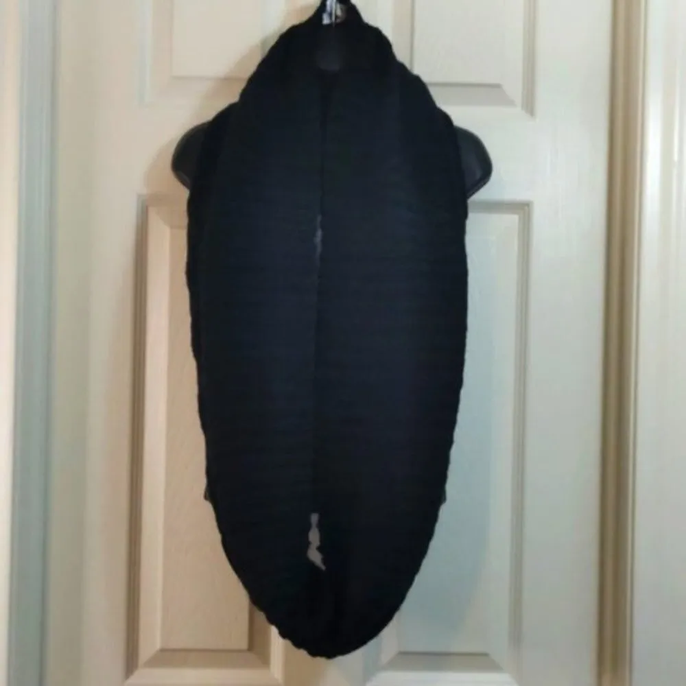 Michael Michael Kors Black Infinity Weave Knit Scarf EUC #7850 - Image 5