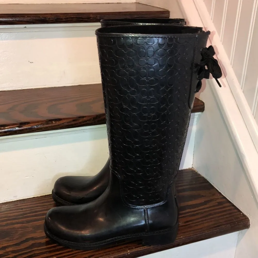 COACH Jacquard Signature C Laced Up Back Bow Heeled Black Rainboots Sz 9 - Image 8