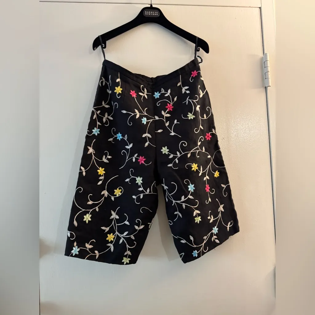 Vintage Talbots Irish Linen Black With Floral Embroidered Jorts Lined Bloomers - Image 2