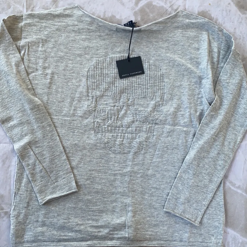 SKULL CASHMERE
Scoop Neck Sweater - Image 3