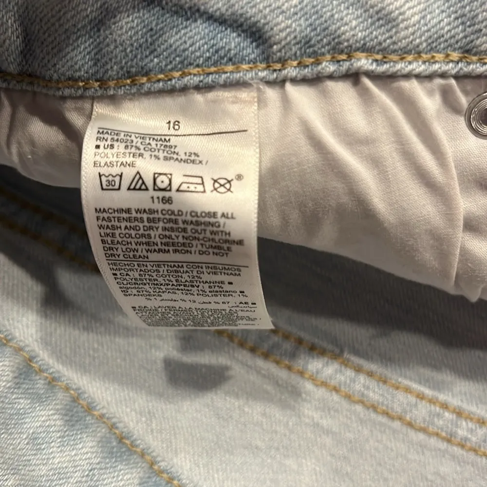 NWOT Old Navy button fly high-rise O.G straight Jean shorts size 16 . - Image 7