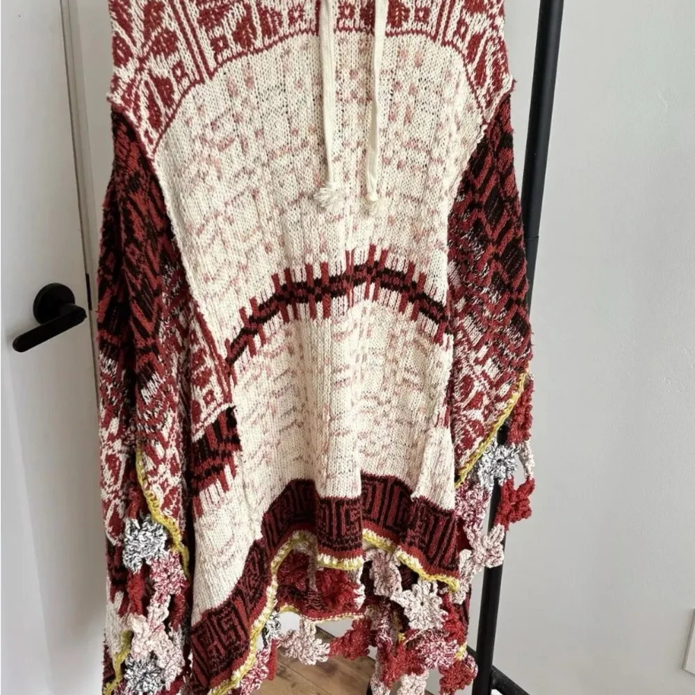 Free people NWT M/L poncho gorgeous - Image 8