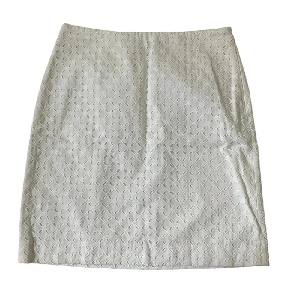 Ann Taylor Women Size 0 White Eyelet Skirt Mini 14-732 - Image 2