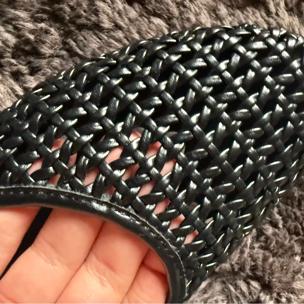 Old Navy Black Woven Flats - Image 4