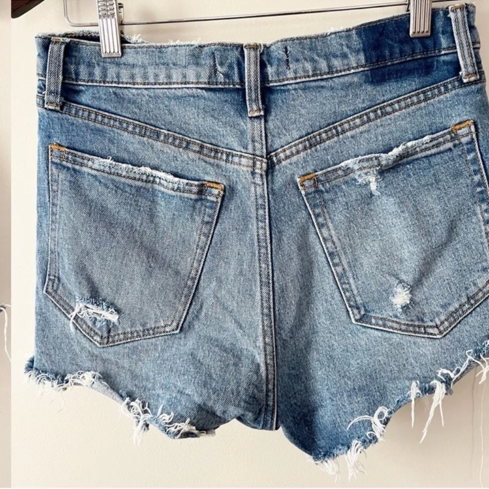 Abercrombie & Fitch The Mom High Rise Jean Shorts Blue Distressed Size 27/4 - Image 4