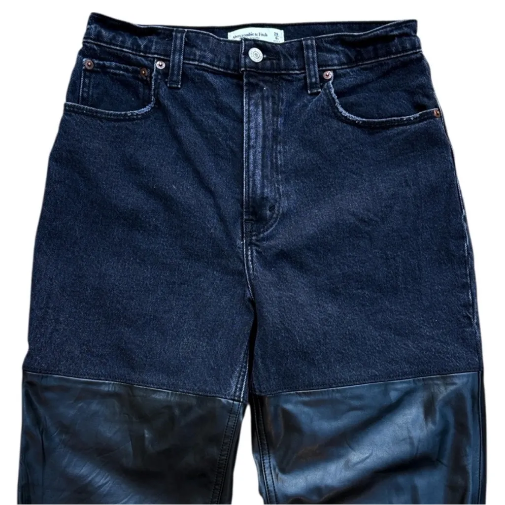 EUC Abercrombie & Fitch Mixed Fabric
Jeans Faux Leather Black Size 28 / 6 - Image 5