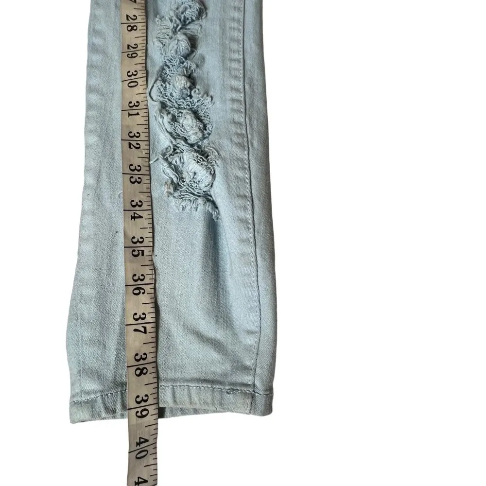 Forever 21 Women's Light Blue Distressed Jeans - Image 5