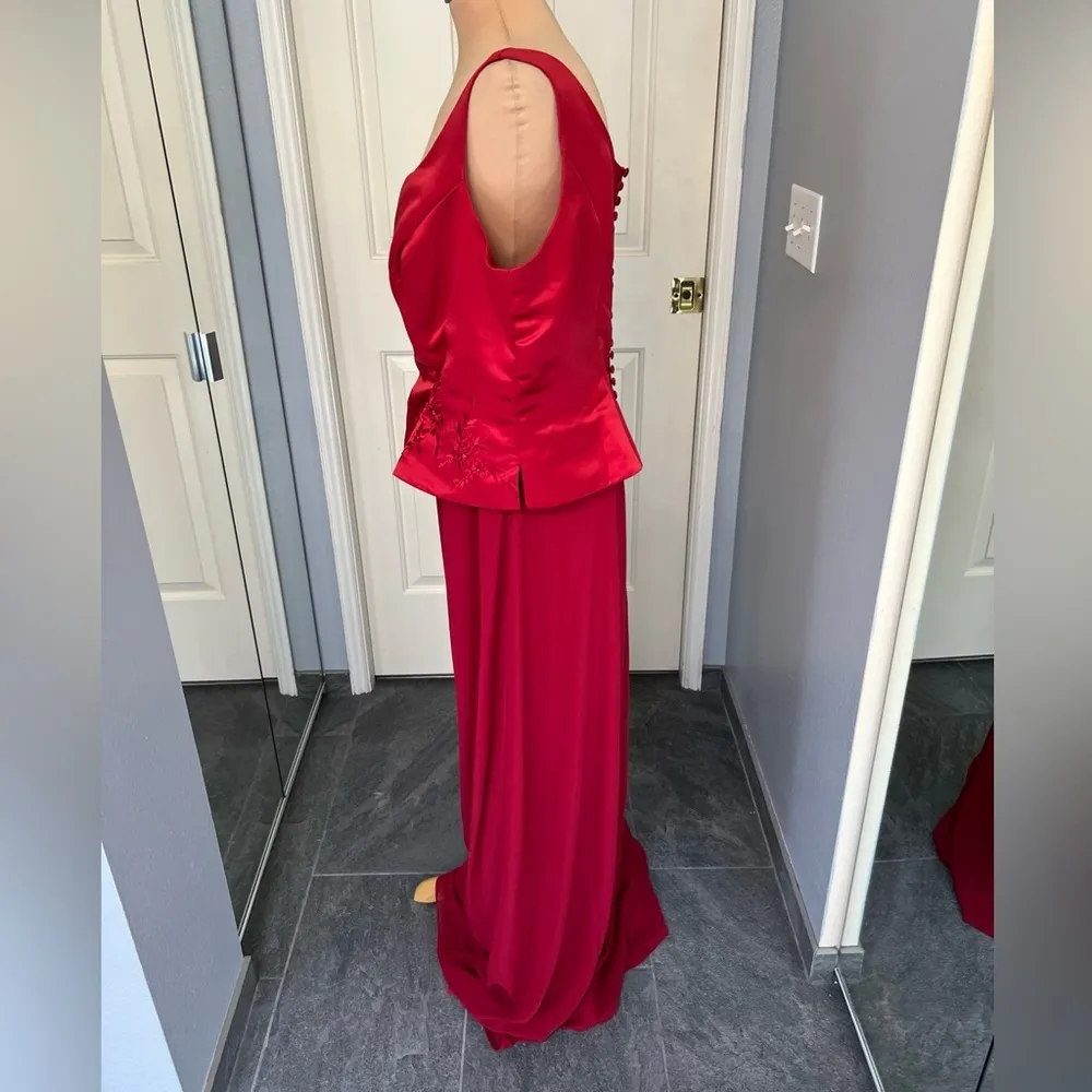 Bella Formals by Venus Red Formal Bridesmaid Dress‎ Embroidered Sleeveless - Image 6