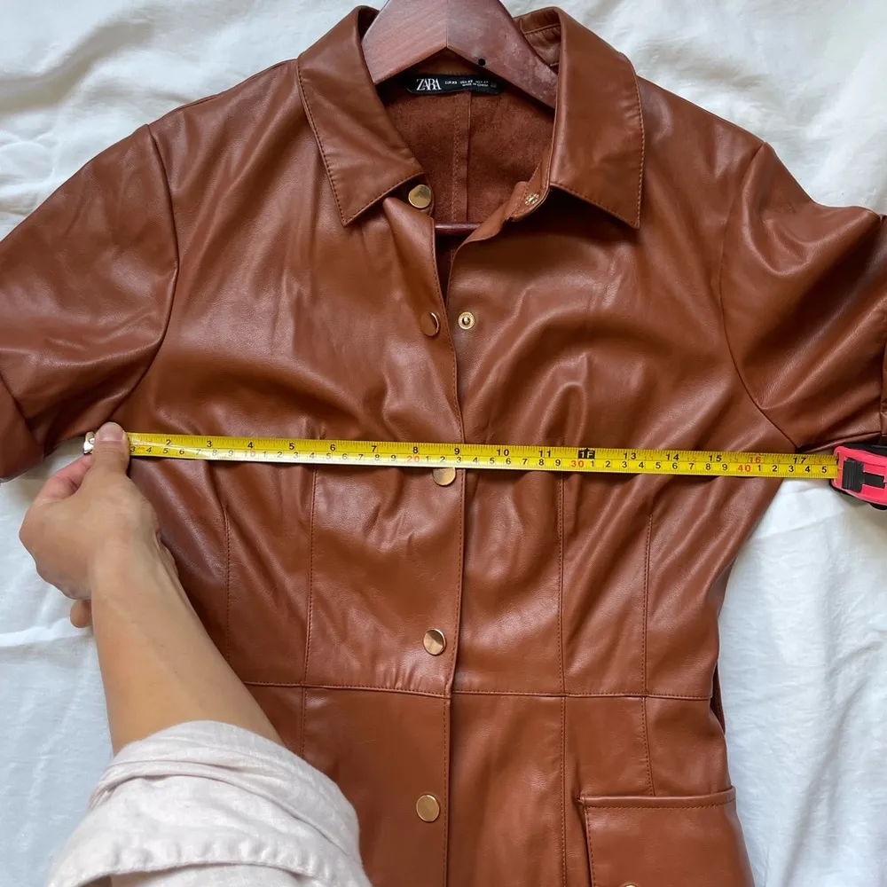 Woman Brown Faux Leather Short Sleeved Button-Up Midi Dress Sz XS - Image 7