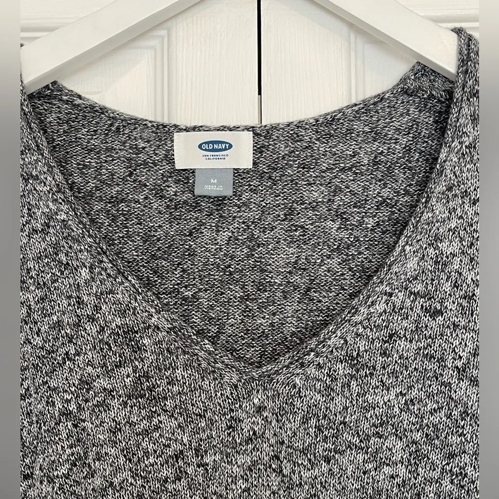 NWOT Old Navy V-Neck dark heather gray sweater Size Medium - Image 7