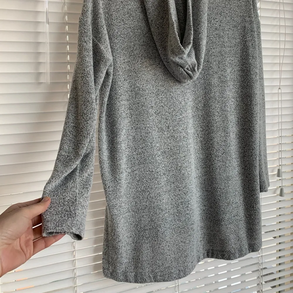 Lou & grey  High-Low Basic Gray Hoodie - Image 6